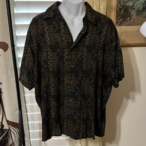 Natural Issue Silky men’s button down shirt. Size L